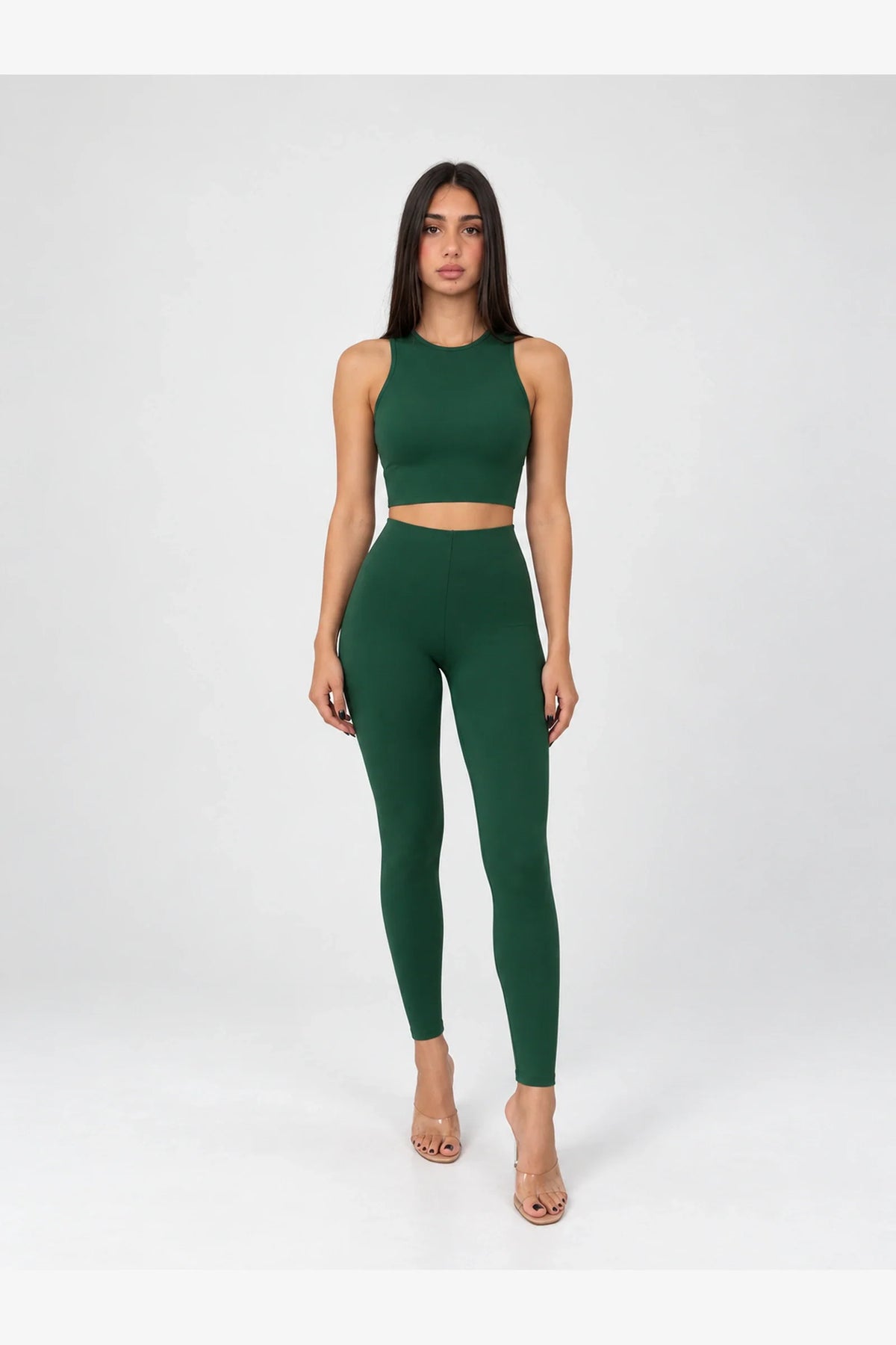 Coordinato Top e Leggings Fabrizia - verde - indossato in studio