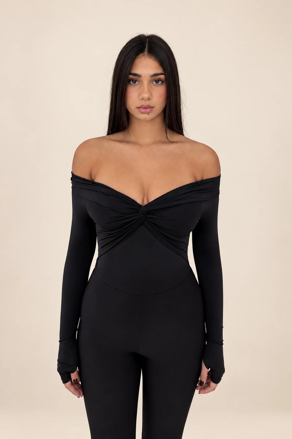 Bella tuta nero dettaglio