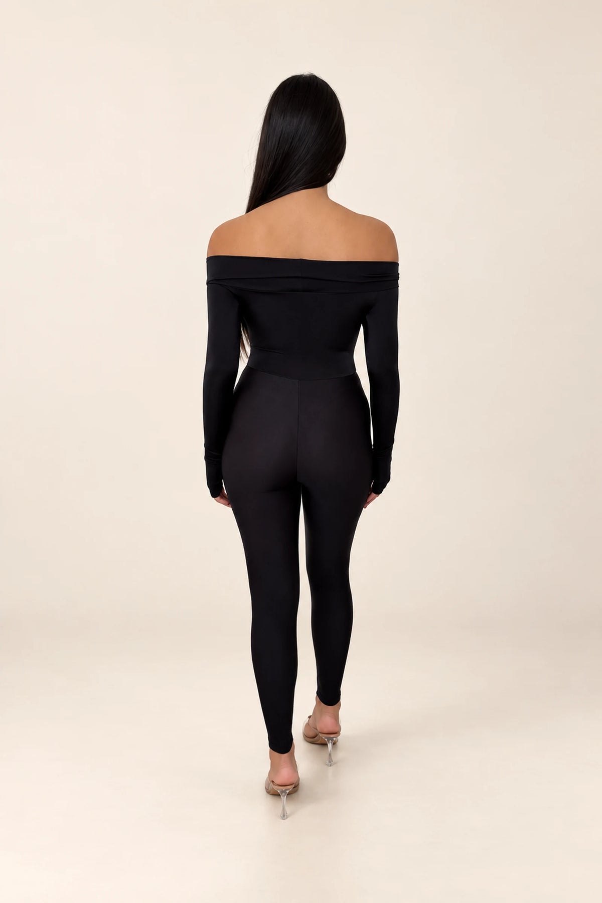 Bella tuta nero retro
