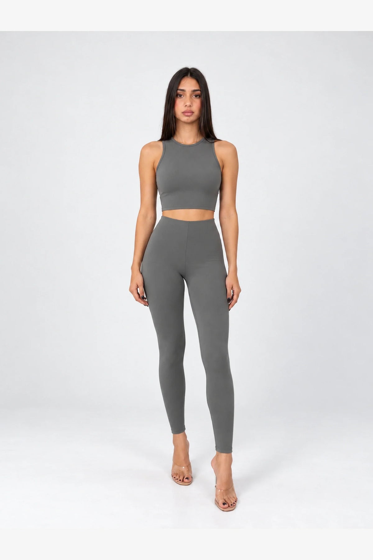 Coordinato Top e Leggings Fabrizia - grigio - indossato in studio