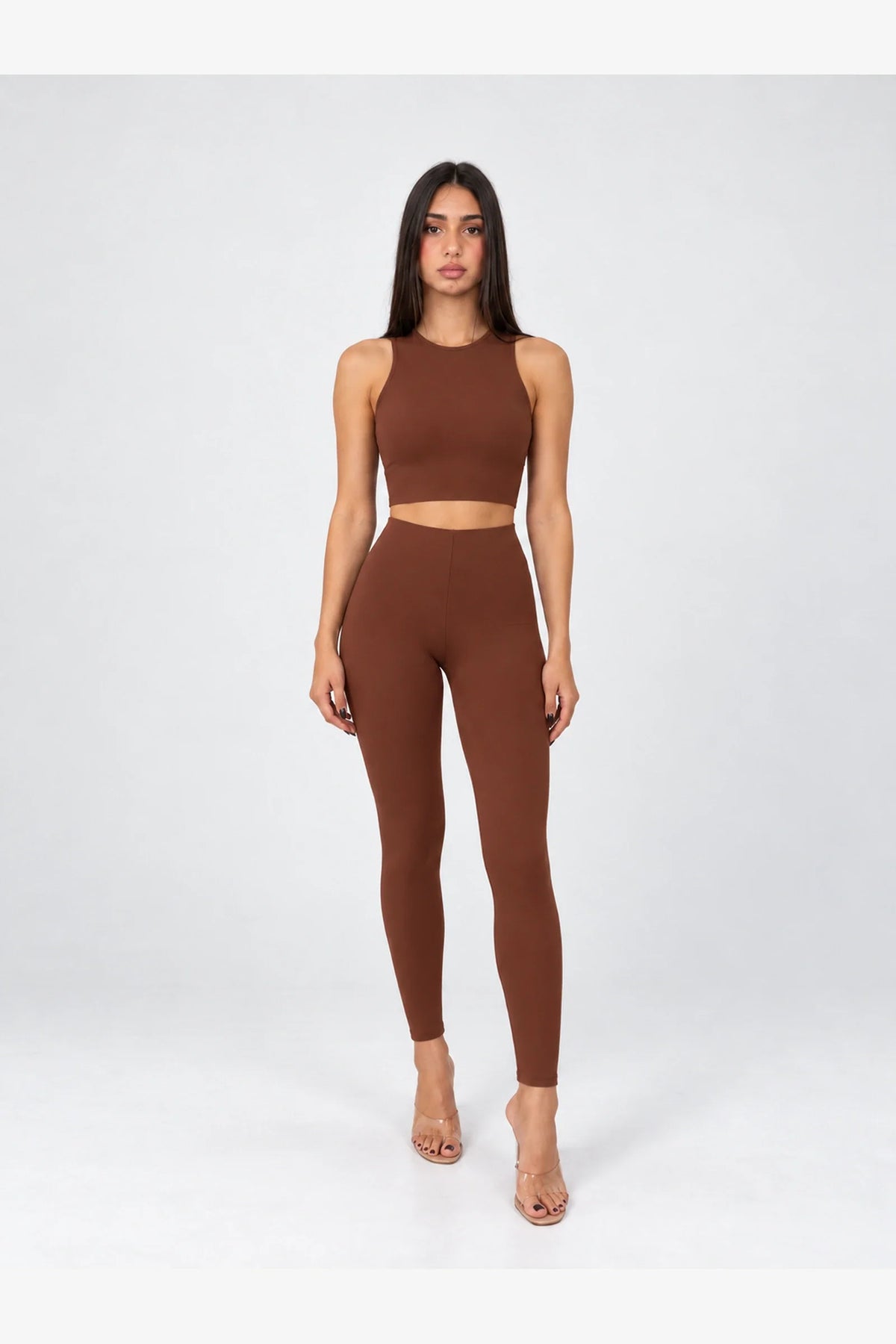 Coordinato Top e Leggings Fabrizia - marrone - indossato in studio
